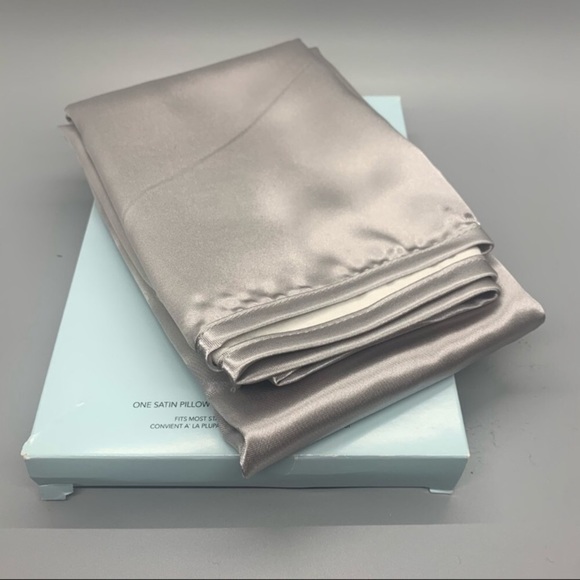 NWT Silked Pillow Case - Picture 8 of 12